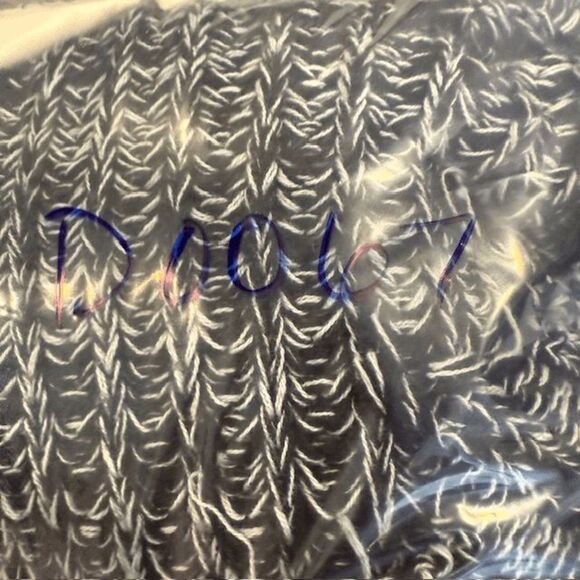 White Crow "A Frayed You'll Love It" Distressed Sweater Black White Size Small - Picture 9 of 9